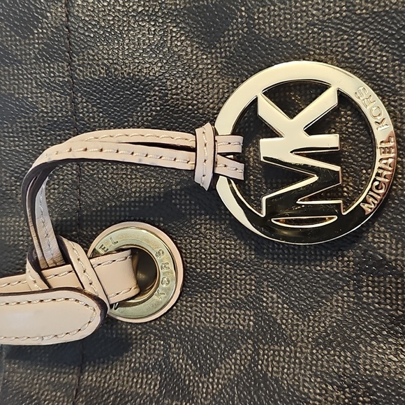 Michael Kors Jet Set Logo Print Signature Brown Tote - Picture 2 of 16